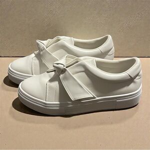 Lulus Calissa White Flatform Sneakers Cute Bow Women’s Size 8.5